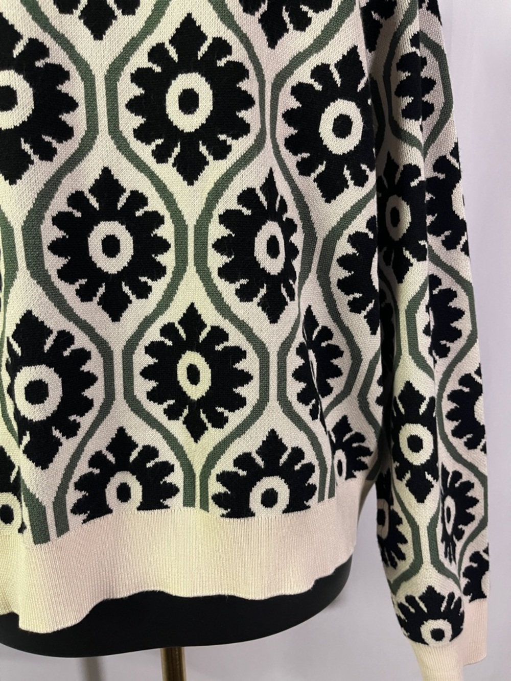 Adrianna Papell Cream Green & Black Printed Long Sleeve Boxy Crewneck Sweater - Picture 14 of 16